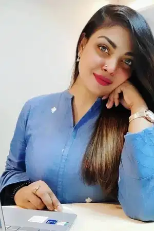 Stunning beauty with only cash on hand services