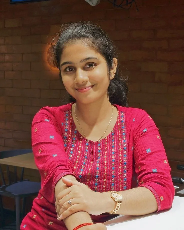 Get Independent college girl in your bed