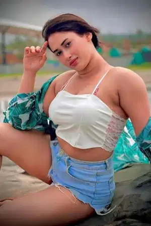 I'm a very daring housewife call girl in Aligarh, fiery lover, I'll do everything you ask.