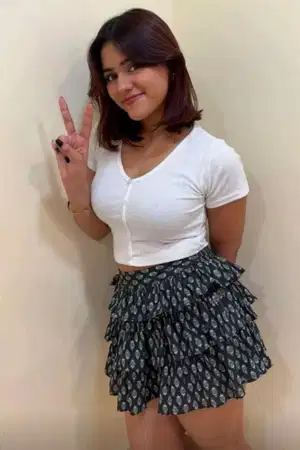 Meghna, a very hot brunette college call girls in Aligarh ready to make you cum.