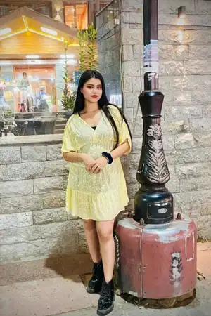 Next to me I am a Punjabi call girl in Mumbai, you will have the best of pleasure.