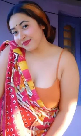 Enjoy a with a housewife call girl in Kota who assures absolute pleasure now, babe.