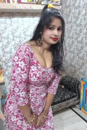 Bhabhi call girl in Dehradun to get fucked hard call her now
