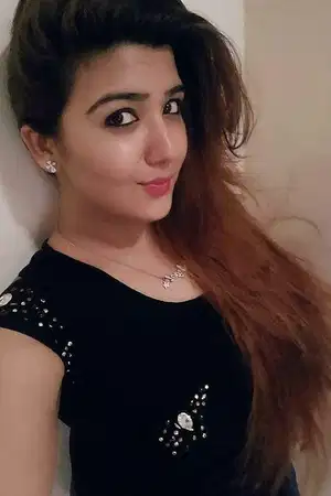 college call girl in Gurgaon bombshell for a girlfriend experience.
