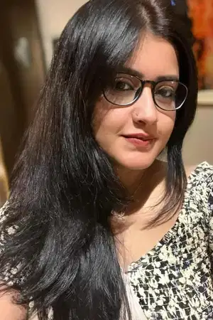 A very attractive and friendly Party call girl here for your pleasure.