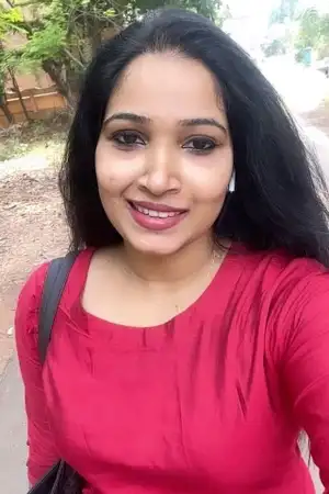 Slim housewife call girl in Hyderabad available 24 hours, hurry up guys.