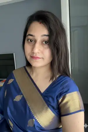 Hot Bhabhi call girl in Kochi with big boobs and a tight pussy.