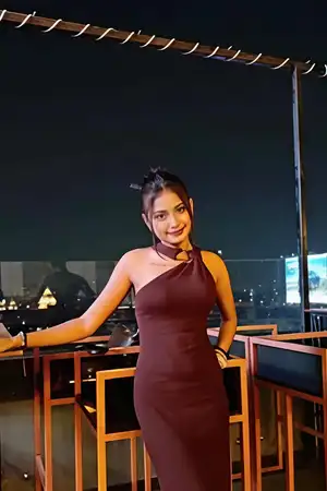 Hot VIP call girl in Pune ready to treat you right and have fun.