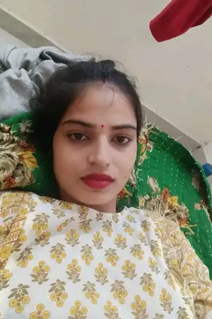 You will enjoy a pleasant and erotic session with a newly married call girl in Rajkot.