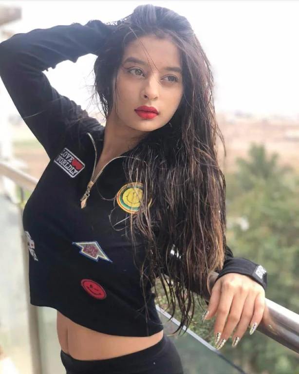 Sexy Call Girl Near You Providing Extreme Happiness