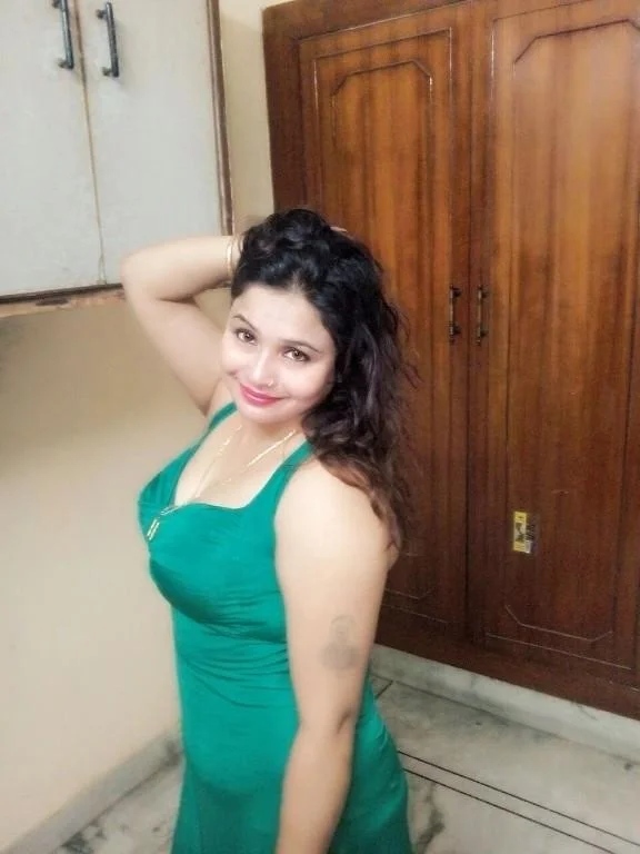 Agartala Housewife Escort Girl Available At an Affordable Price