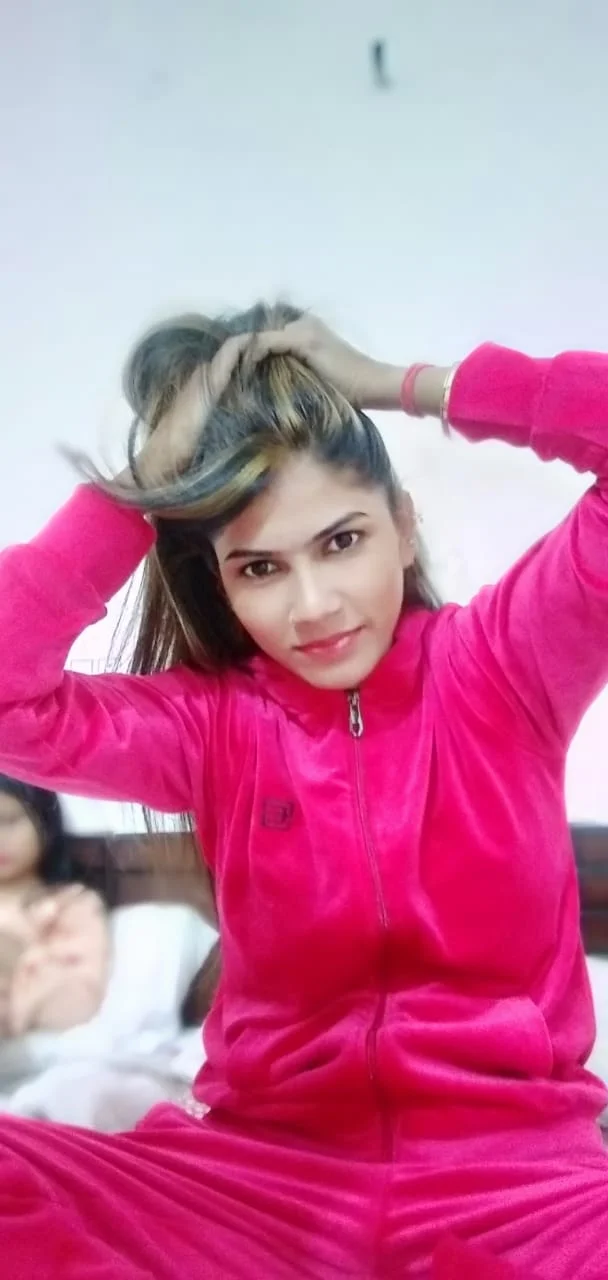 A cute college call girl companion in Bhilwara ready to entertain you in bed