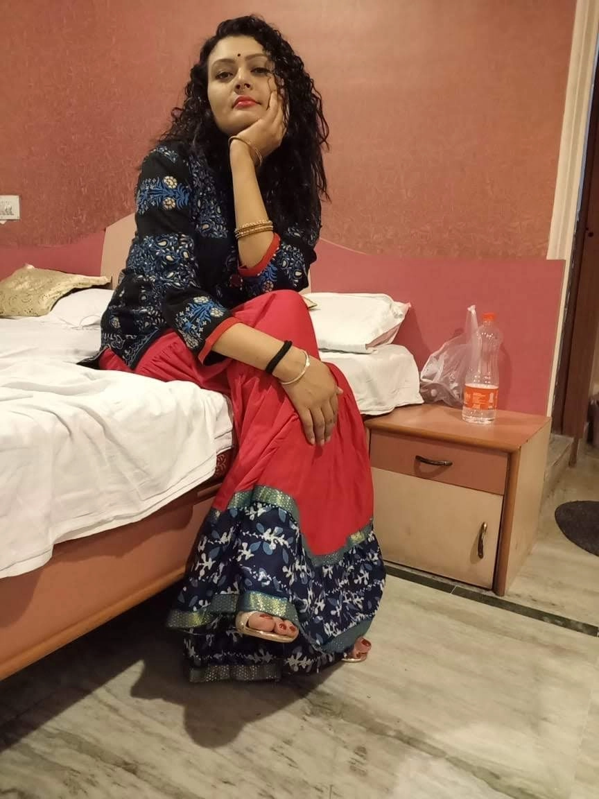 A Top Stunning Bharatpur Desi Call Girl's WhatsApp Number for Book and Enjoy in Your Bed