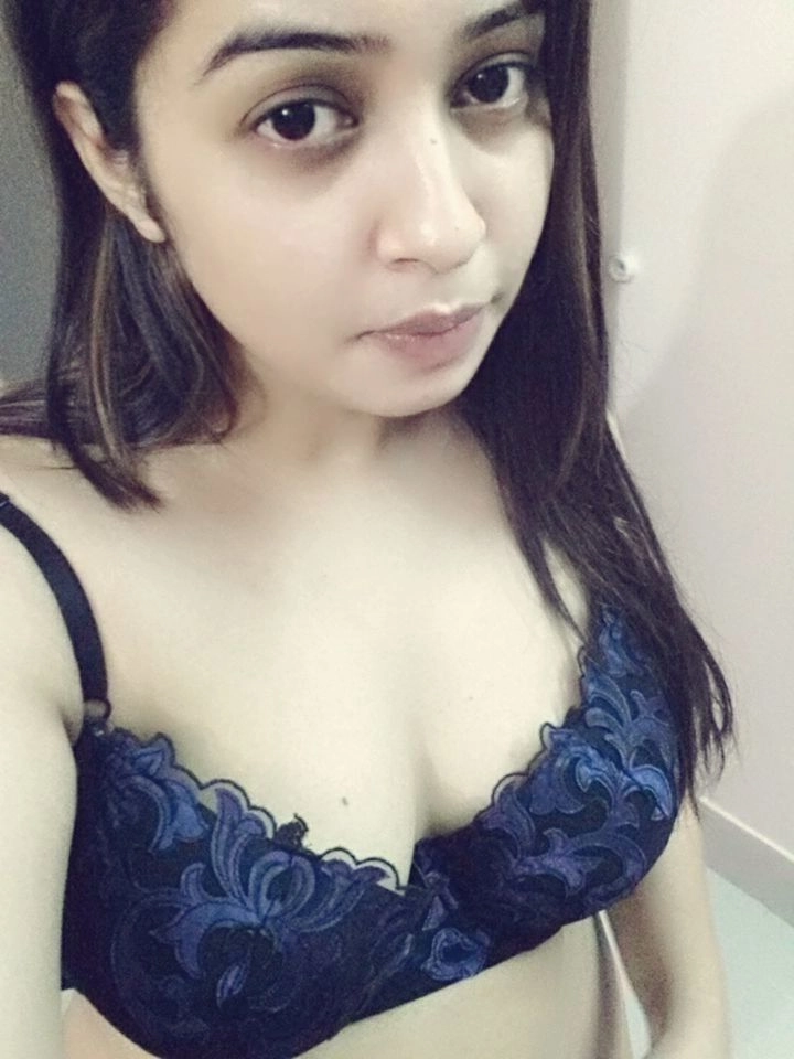 Independent call girl available in Gaya for full night play