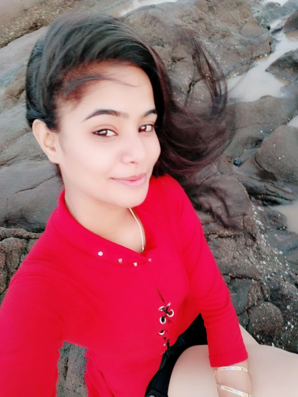 Get full body sensual massage from Gandhinagar seductive massage call girls
