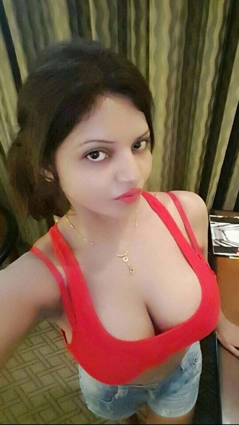 I'm a Beautiful, Curvy Call Girl in Rohtak for Full of Lust and Passion